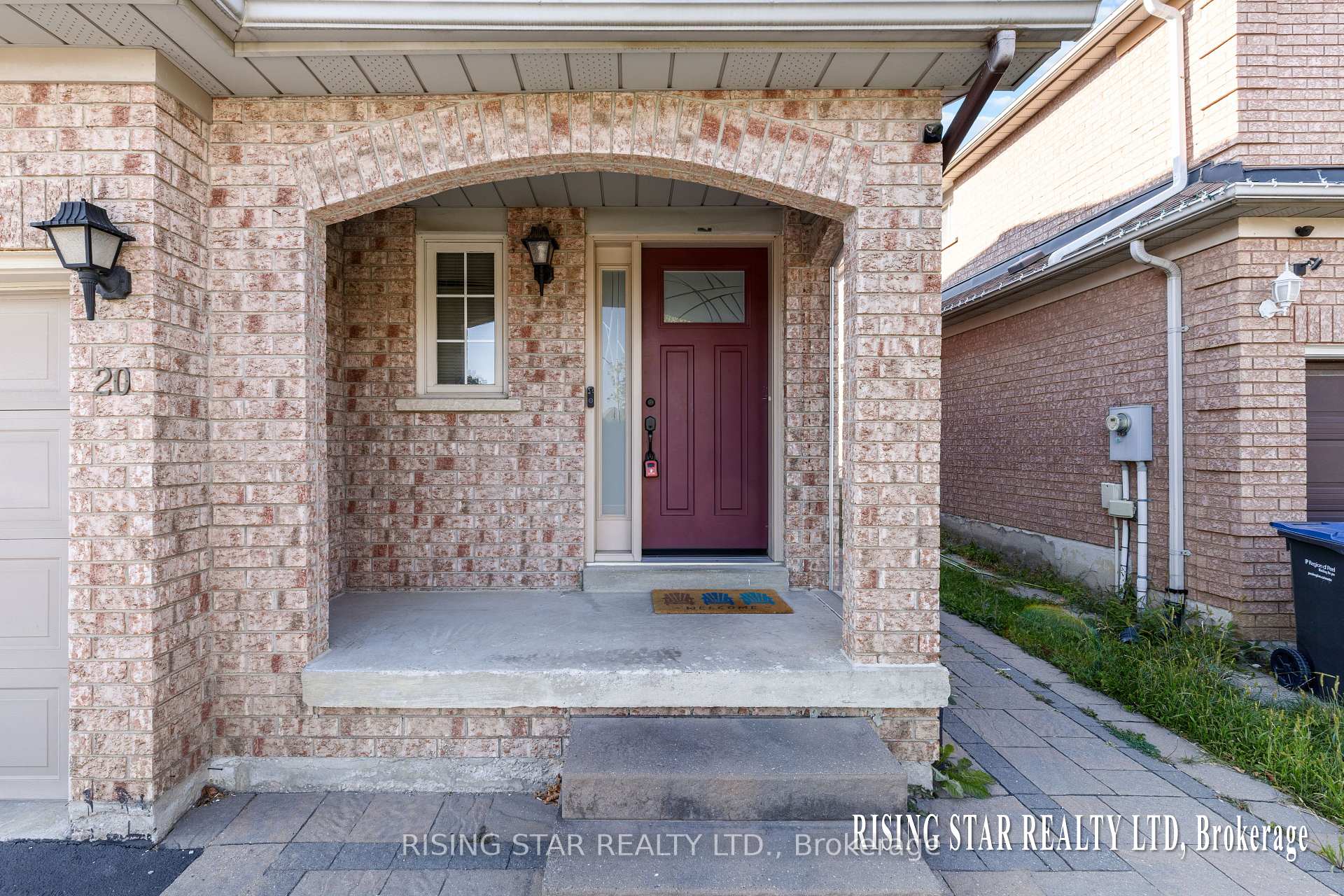 Photo 3 of 20 Arid Avenue, Brampton, Sandringham-Wellington — HOMEH