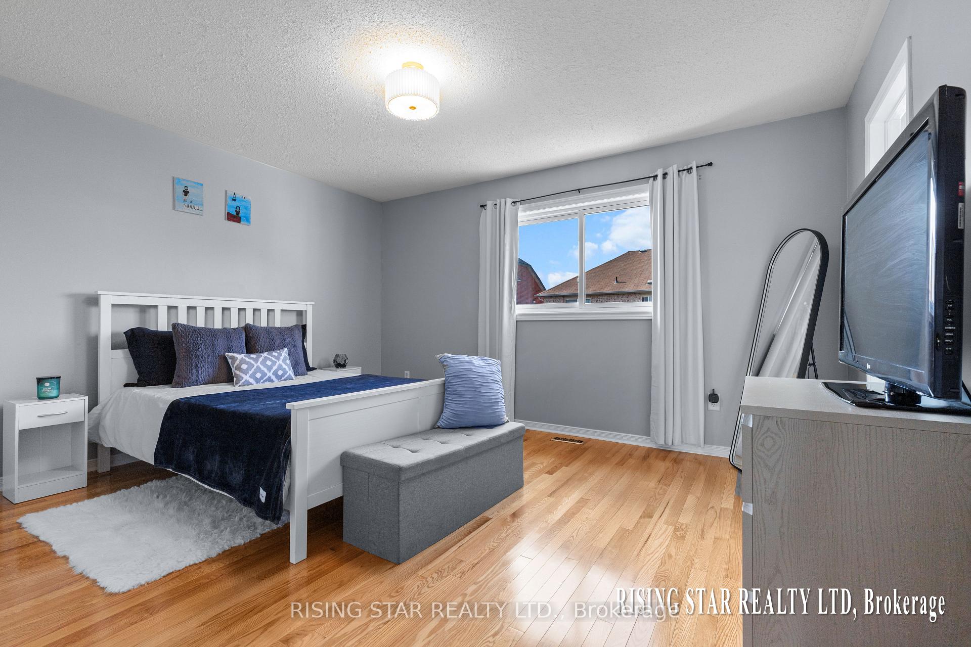 Photo 5 of 20 Arid Avenue, Brampton, Sandringham-Wellington — HOMEH