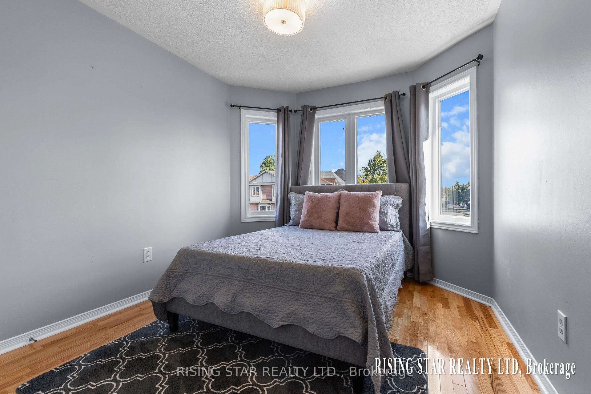 Photo 16 of 20 Arid Avenue, Brampton, Sandringham-Wellington — HOMEH