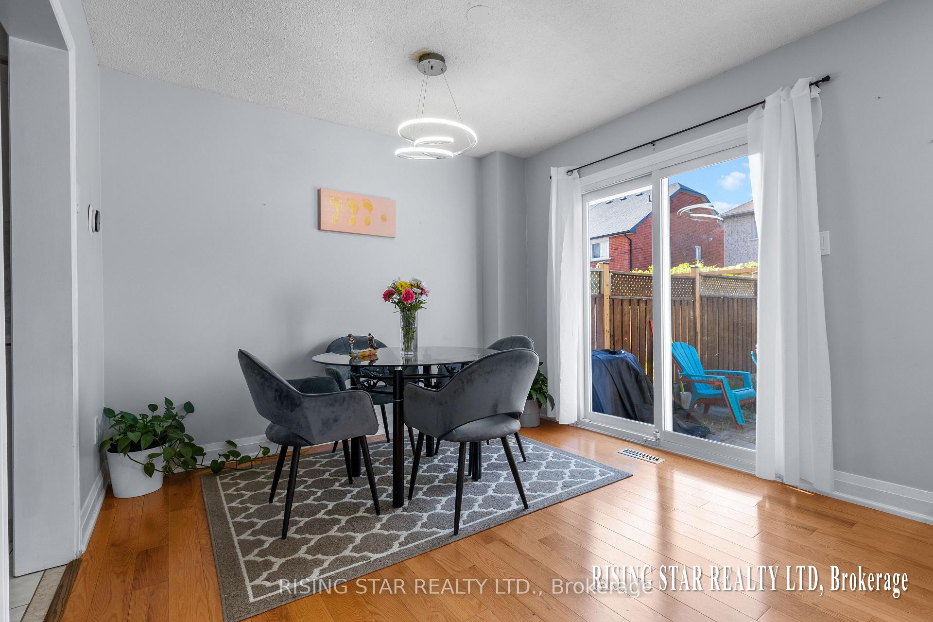 Photo 18 of 20 Arid Avenue, Brampton, Sandringham-Wellington — HOMEH