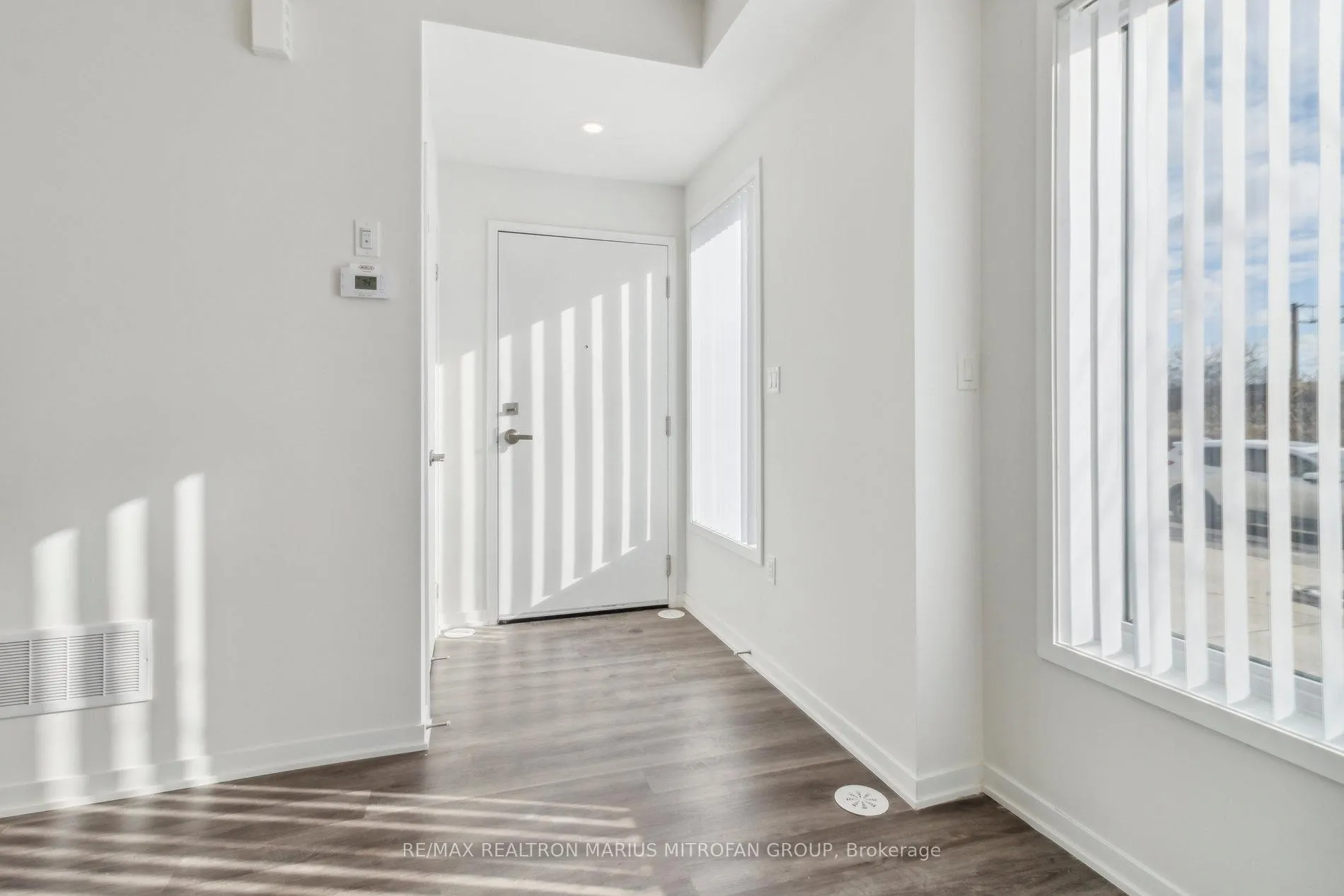 Photo 6 of Unit TH 321, 130 Honeycrisp Crescent, Vaughan, Vaughan Corporate Centre — HOMEH