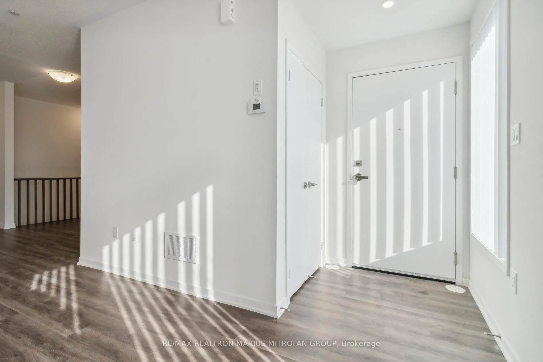 Photo 7 of Unit TH 321, 130 Honeycrisp Crescent, Vaughan, Vaughan Corporate Centre — HOMEH
