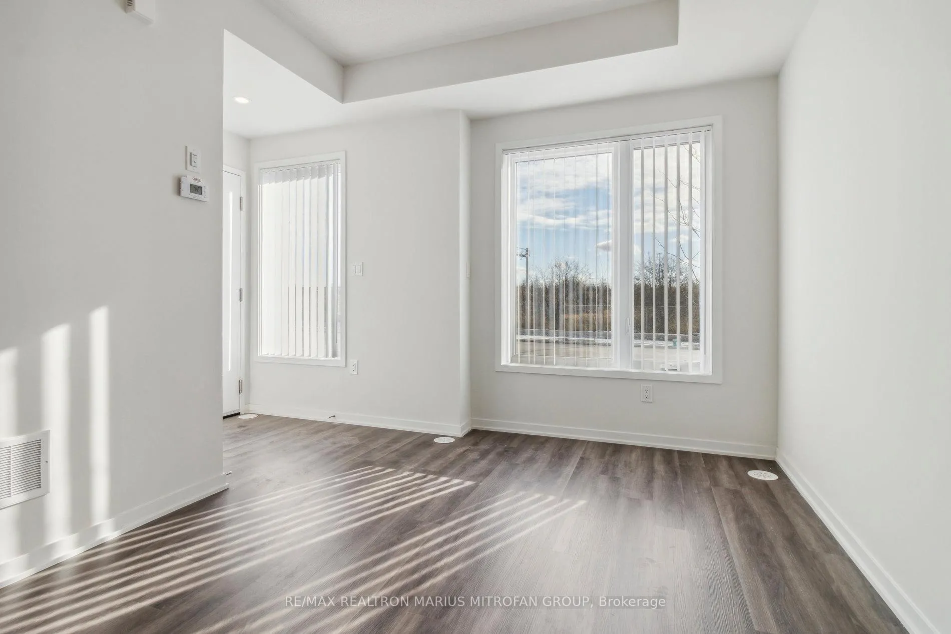 Photo 9 of Unit TH 321, 130 Honeycrisp Crescent, Vaughan, Vaughan Corporate Centre — HOMEH