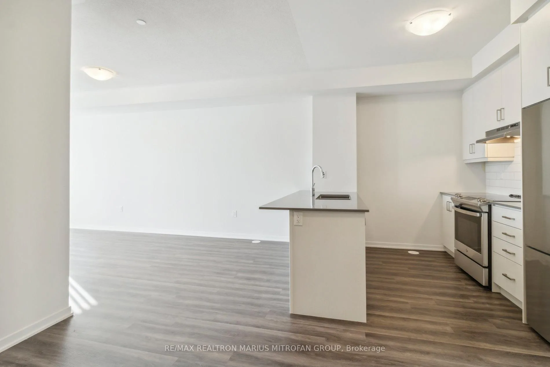 Photo 22 of Unit TH 321, 130 Honeycrisp Crescent, Vaughan, Vaughan Corporate Centre — HOMEH