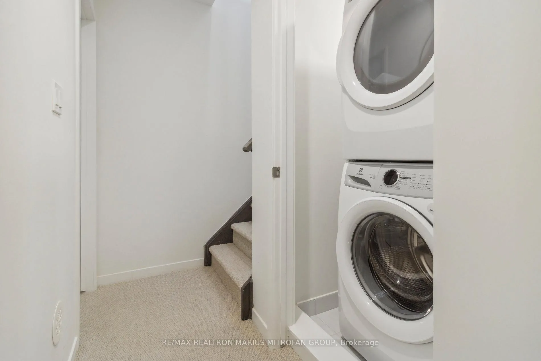 Photo 26 of Unit TH 321, 130 Honeycrisp Crescent, Vaughan, Vaughan Corporate Centre — HOMEH
