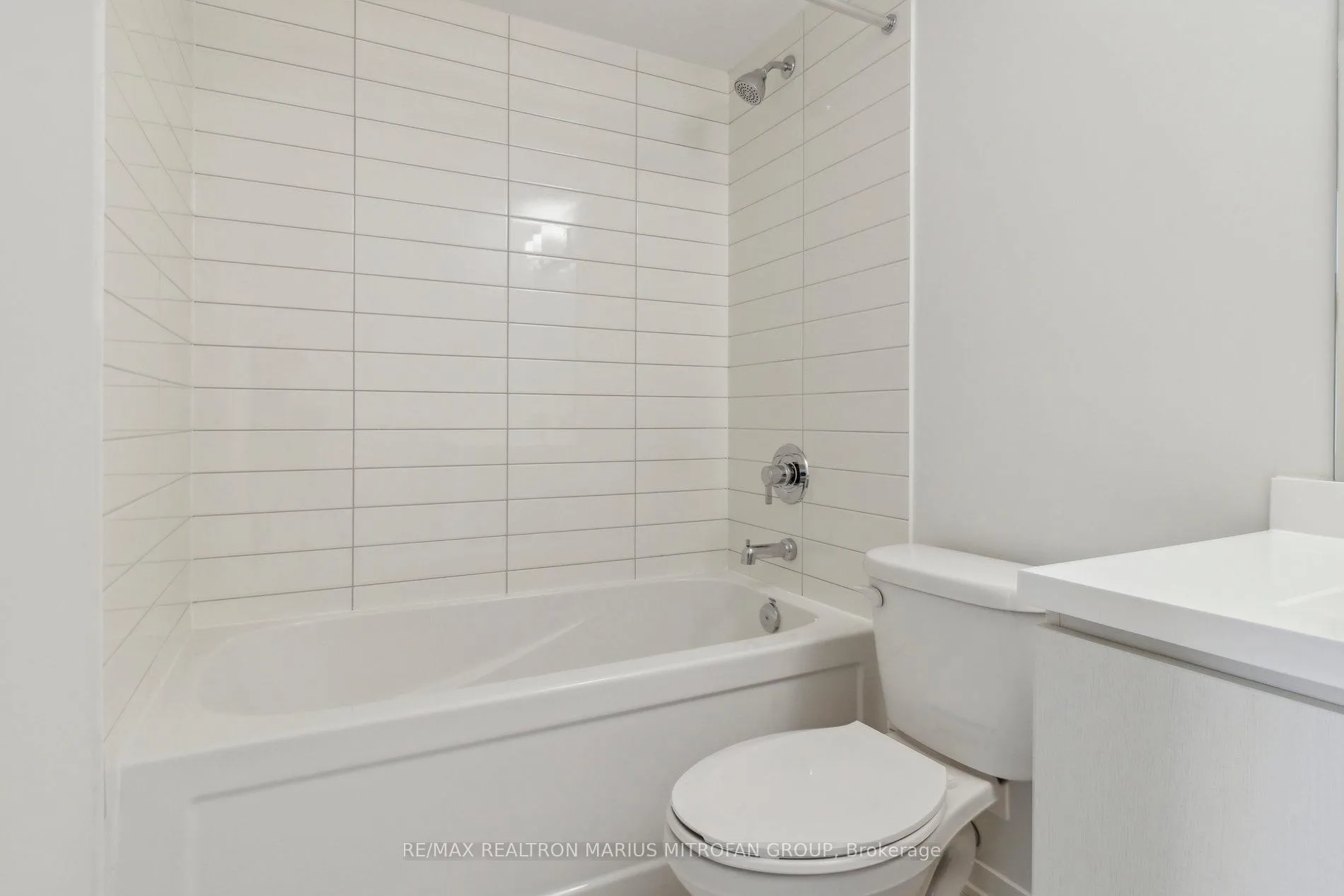 Photo 32 of Unit TH 321, 130 Honeycrisp Crescent, Vaughan, Vaughan Corporate Centre — HOMEH