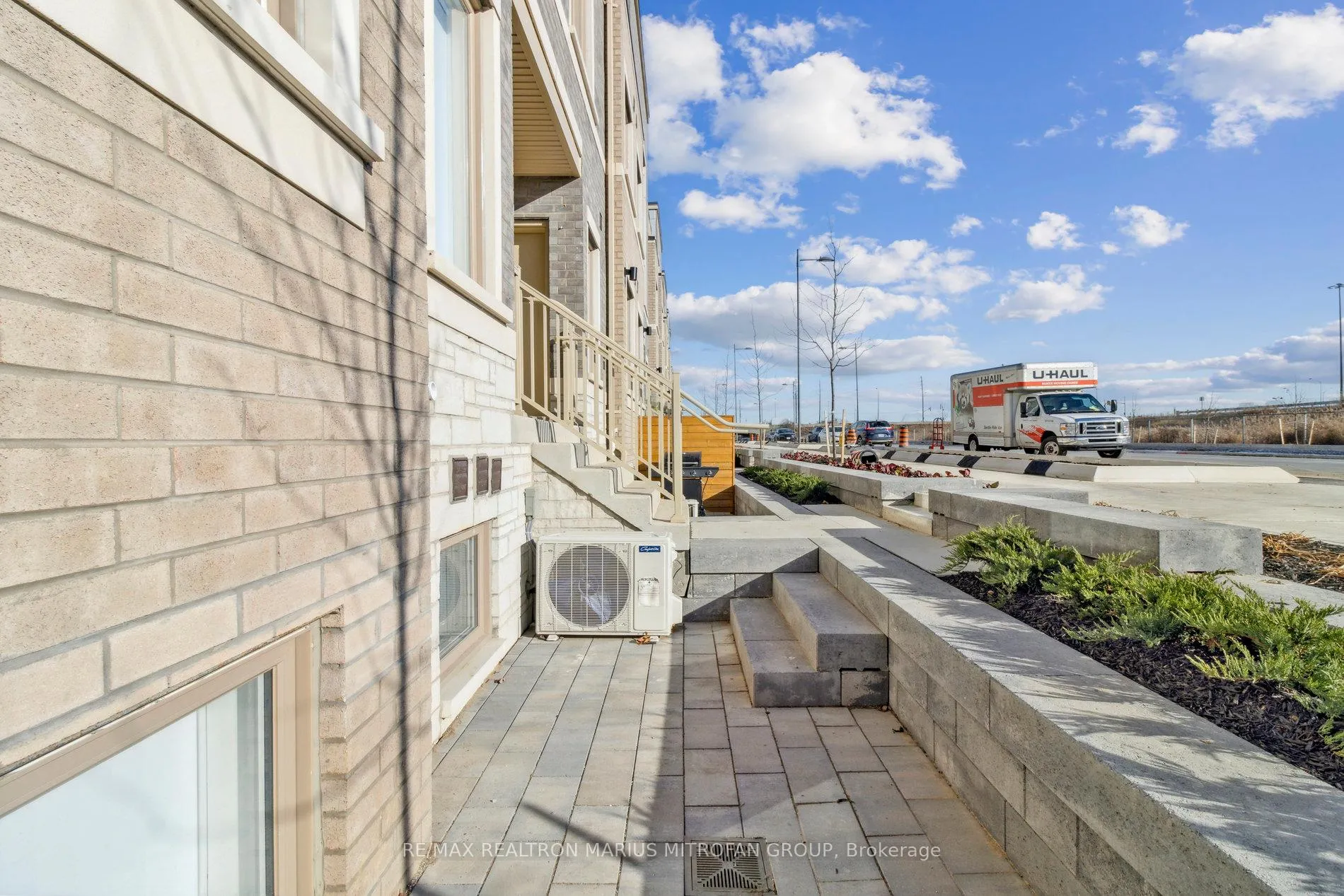Photo 36 of Unit TH 321, 130 Honeycrisp Crescent, Vaughan, Vaughan Corporate Centre — HOMEH