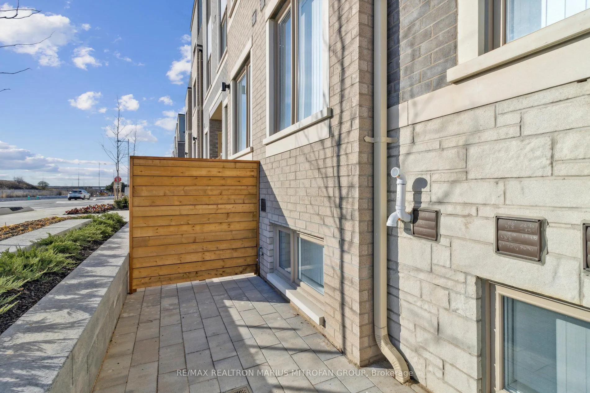 Photo 37 of Unit TH 321, 130 Honeycrisp Crescent, Vaughan, Vaughan Corporate Centre — HOMEH