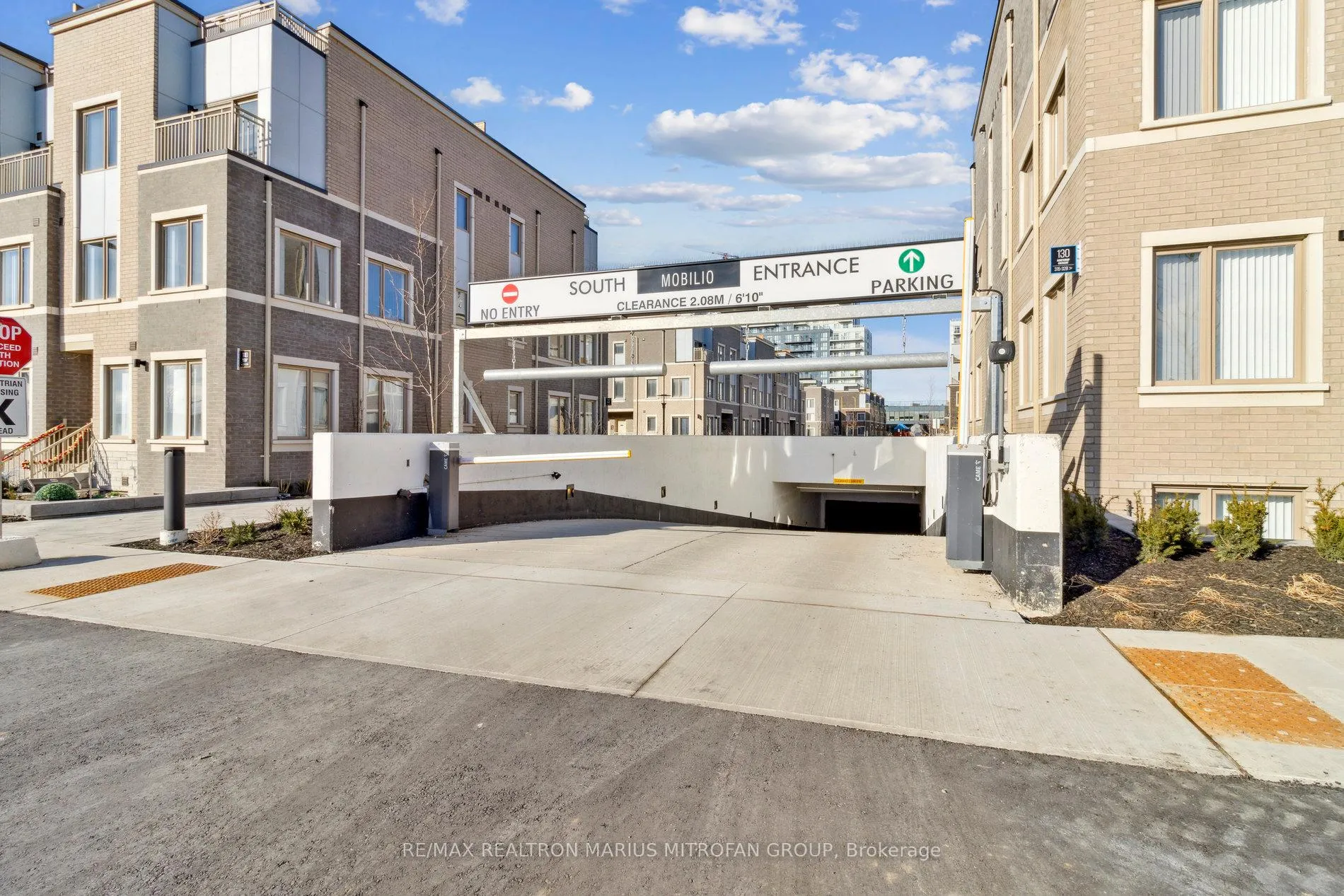 Photo 39 of Unit TH 321, 130 Honeycrisp Crescent, Vaughan, Vaughan Corporate Centre — HOMEH