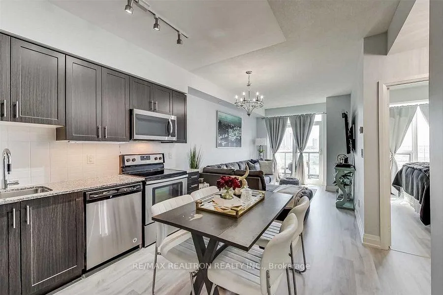 Photo 5 of Unit 709, 3600 Highway 7 Road W, Vaughan, Vaughan Corporate Centre — HOMEH