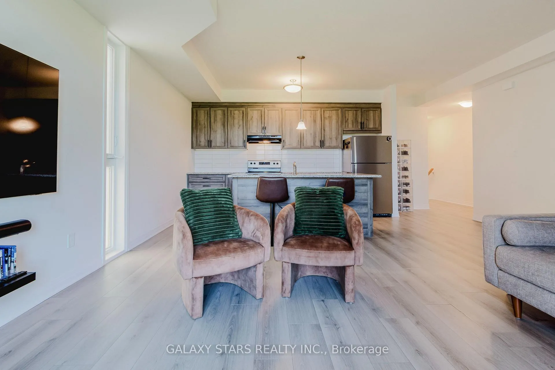 Photo 10 of Unit 36, 142 Foamflower Place, Waterloo — HOMEH
