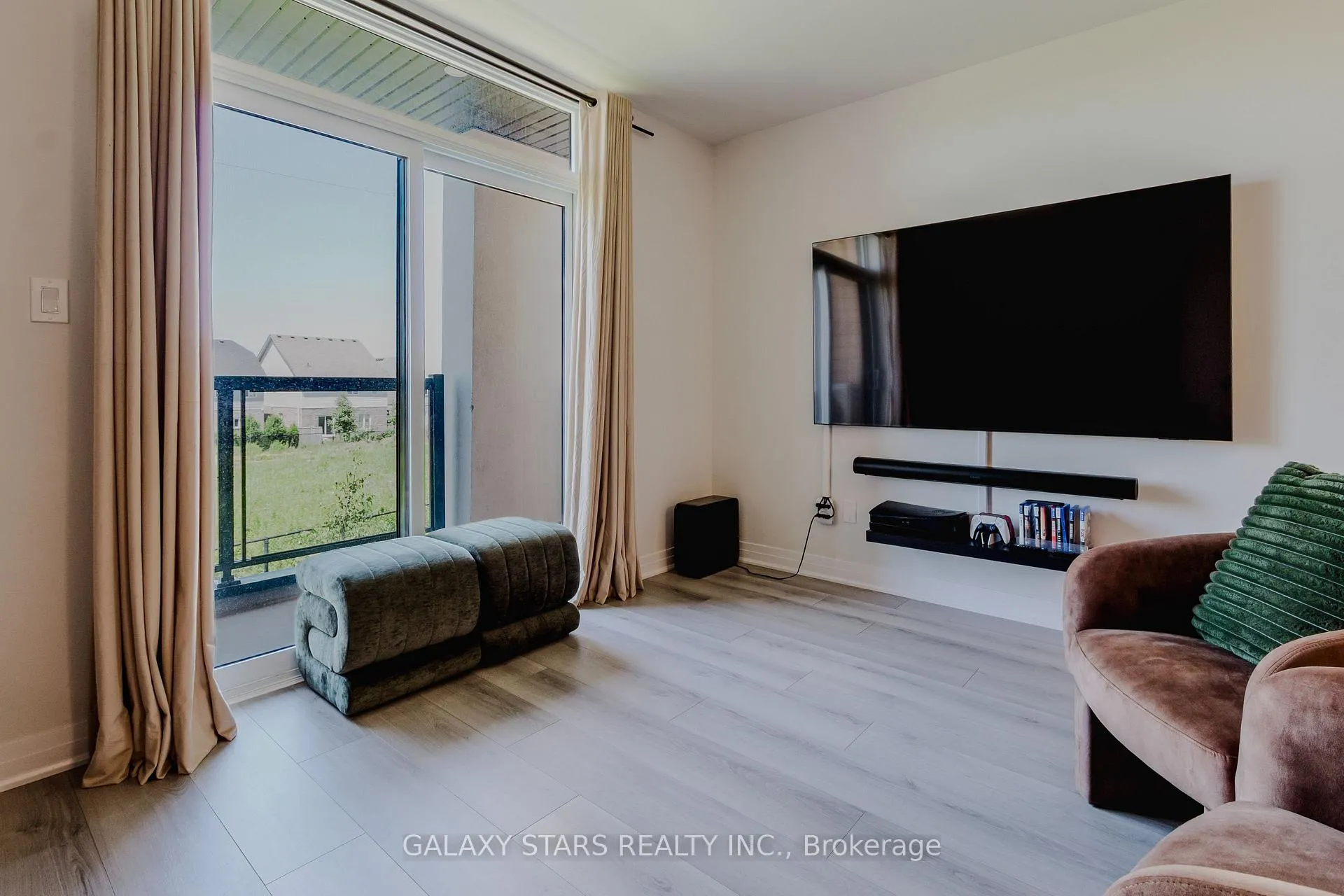 Photo 12 of Unit 36, 142 Foamflower Place, Waterloo — HOMEH