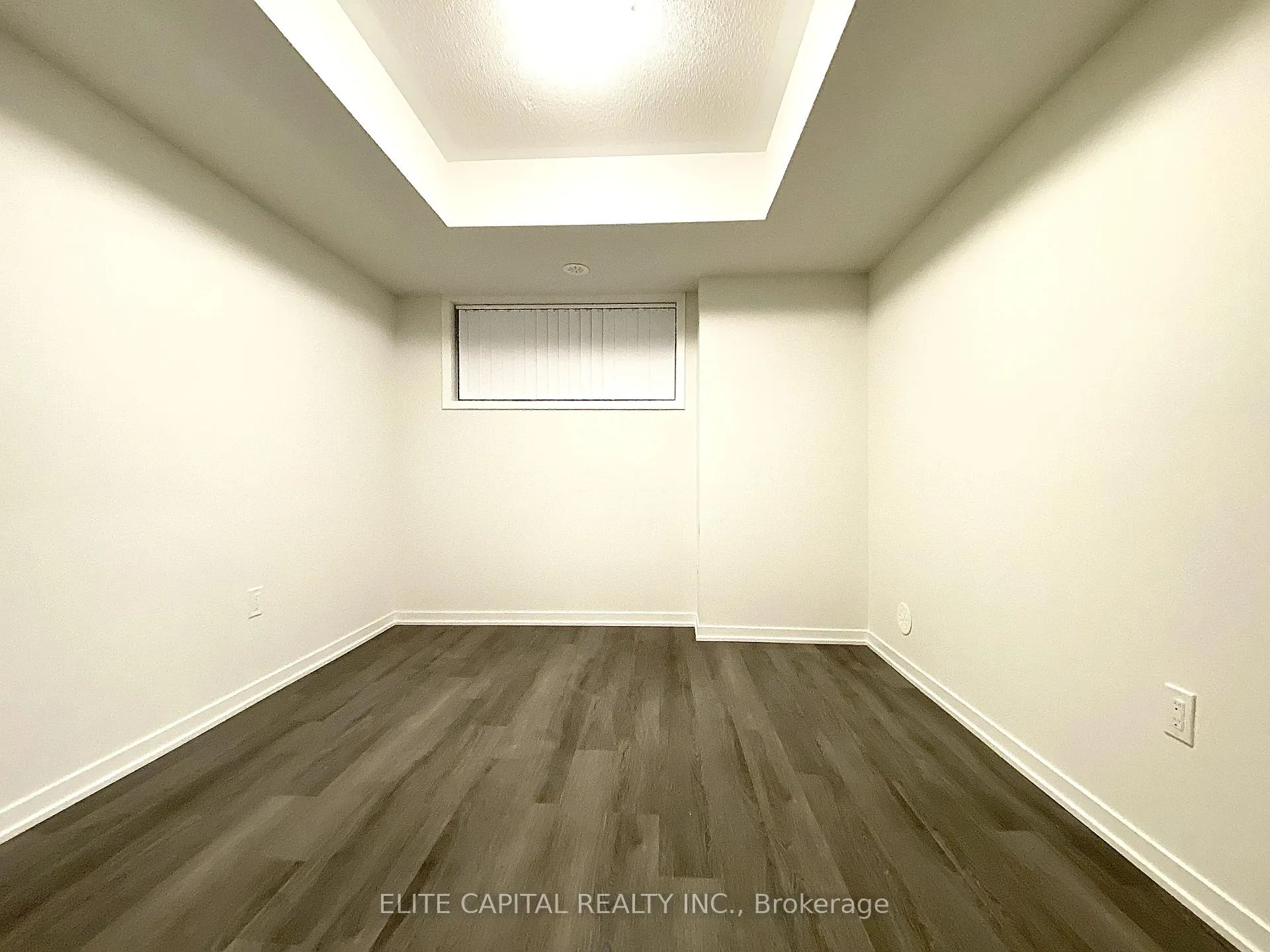 Photo 6 of Unit TH 332, 100 Honeycrisp Crescent, Vaughan, Concord — HOMEH