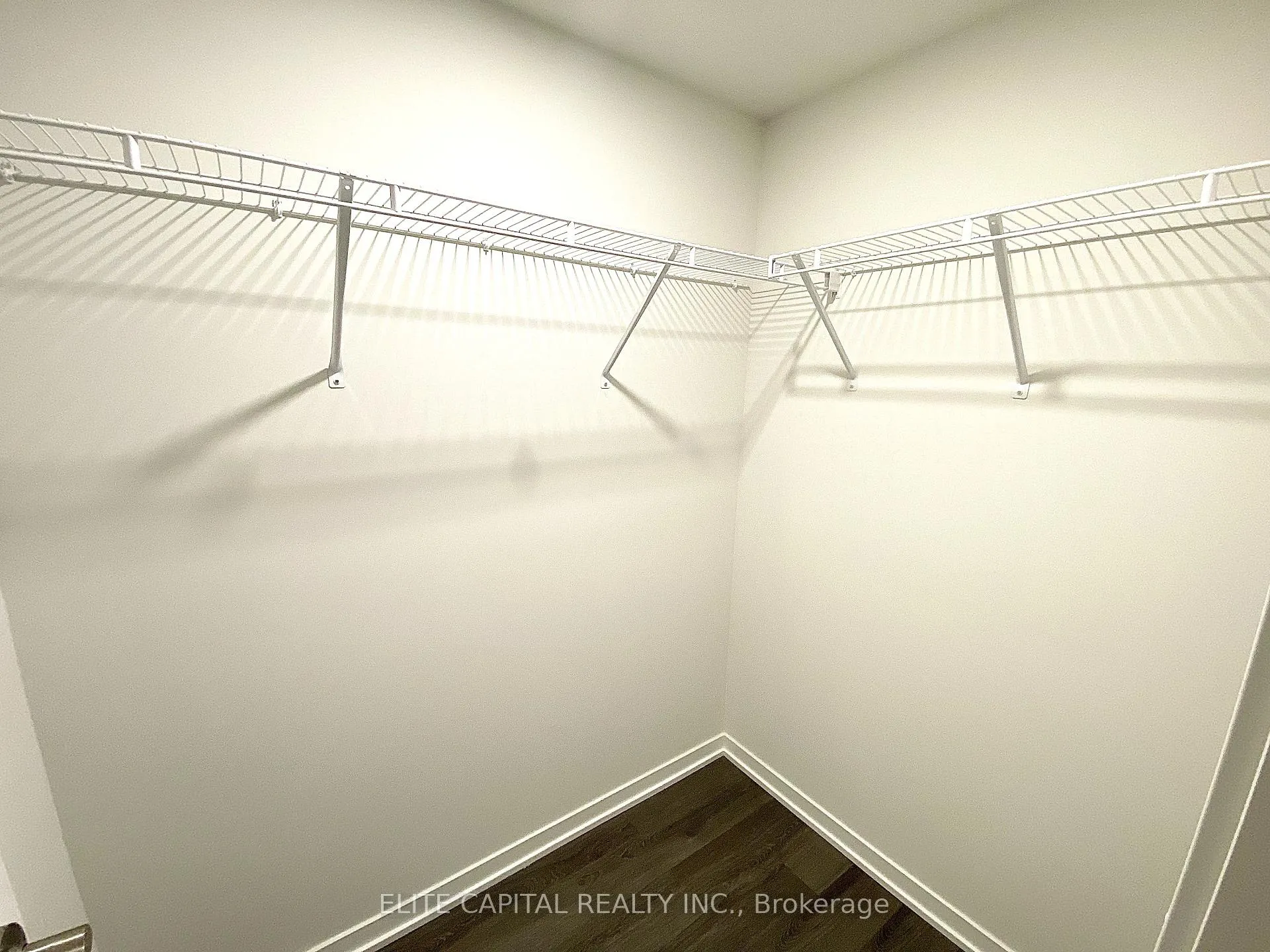 Photo 7 of Unit TH 332, 100 Honeycrisp Crescent, Vaughan, Concord — HOMEH