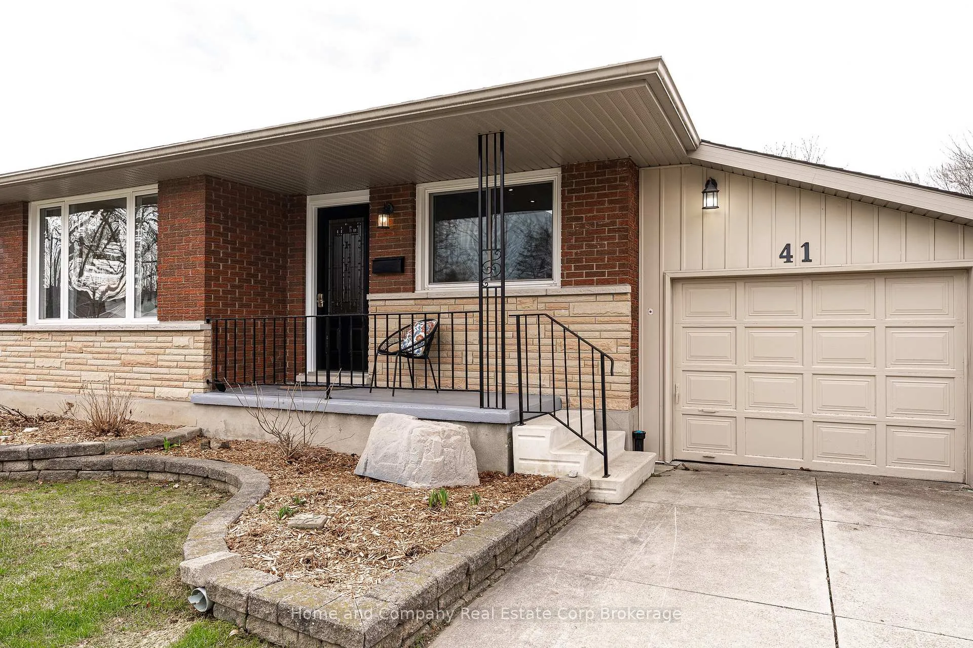 Photo 2 of 41 Dorland Drive, Stratford — HOMEH