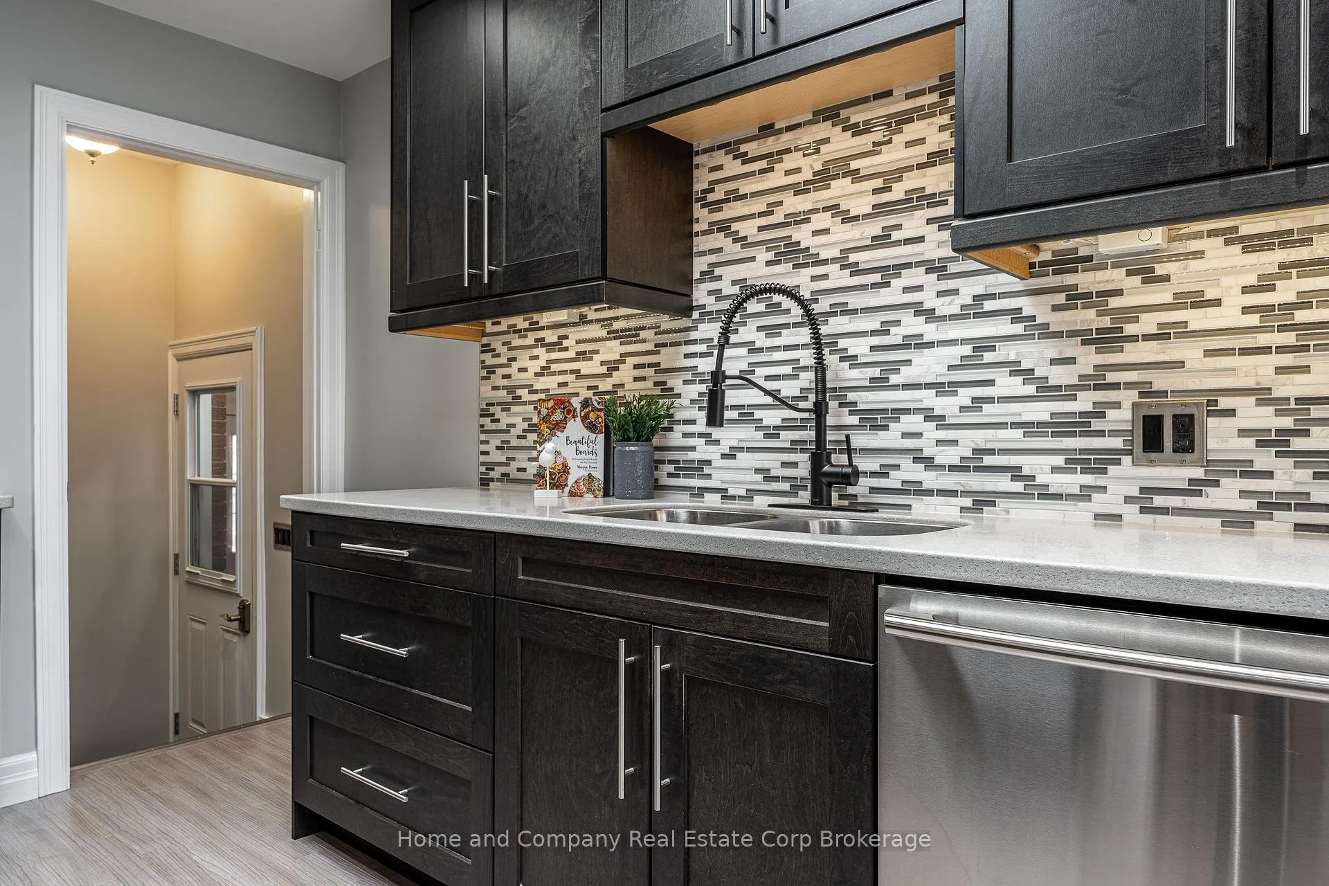 Photo 13 of 41 Dorland Drive, Stratford — HOMEH