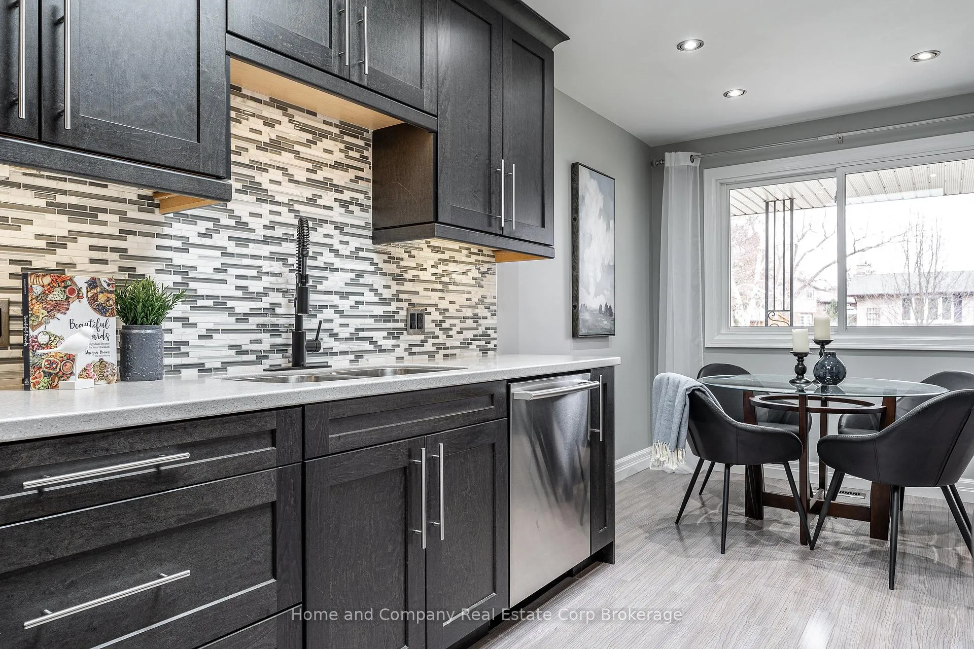 Photo 14 of 41 Dorland Drive, Stratford — HOMEH