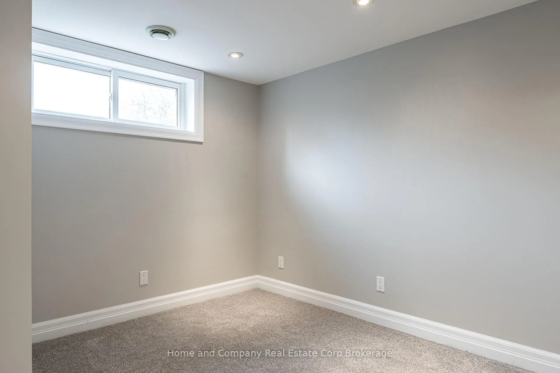 Photo 27 of 41 Dorland Drive, Stratford — HOMEH