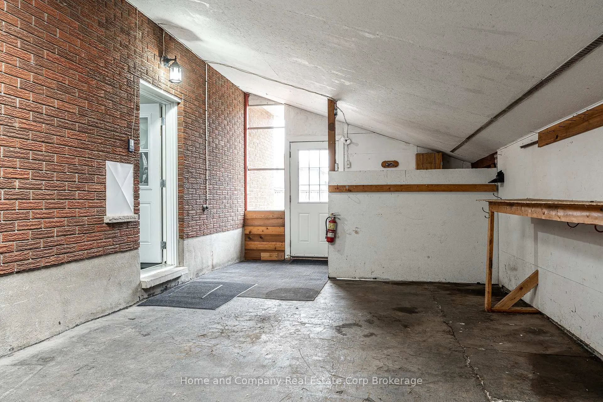 Photo 35 of 41 Dorland Drive, Stratford — HOMEH