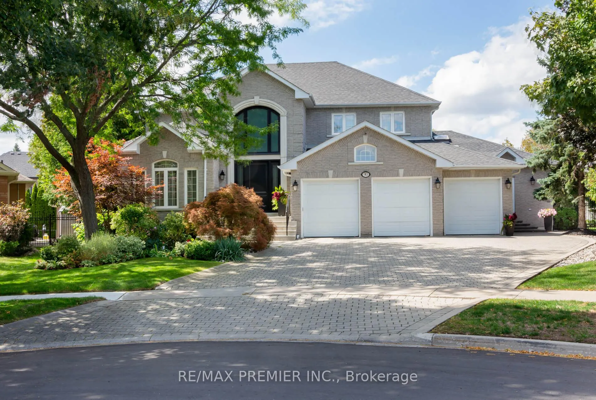 Photo 1 of 90 Shamrock Crescent, Vaughan, Islington Woods — HOMEH
