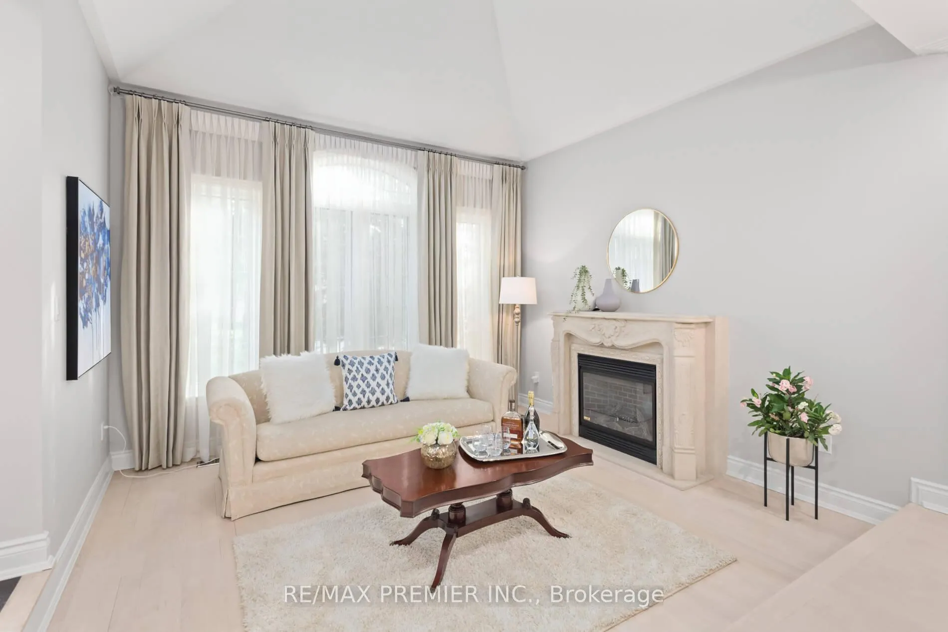 Photo 6 of 90 Shamrock Crescent, Vaughan, Islington Woods — HOMEH