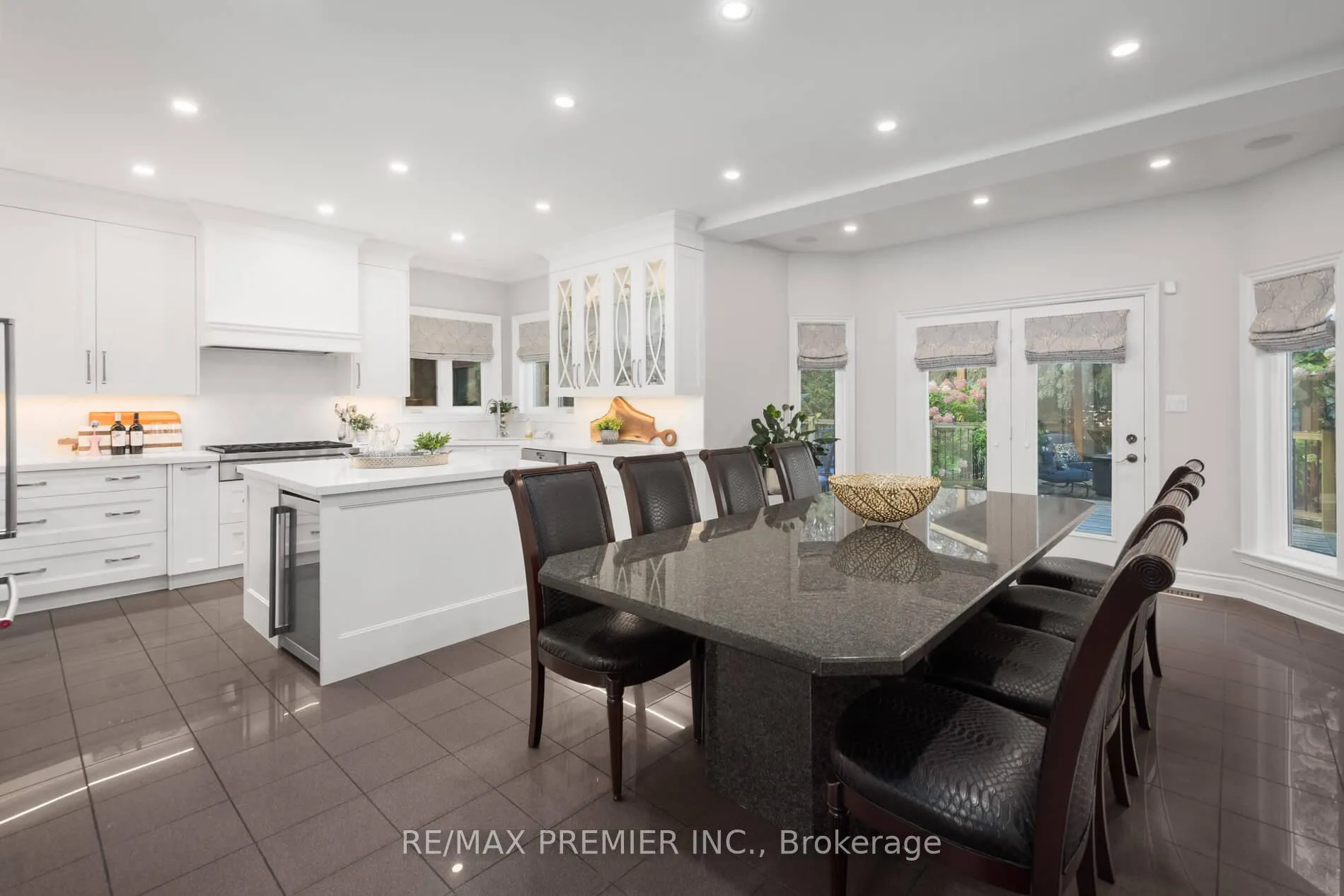 Photo 10 of 90 Shamrock Crescent, Vaughan, Islington Woods — HOMEH