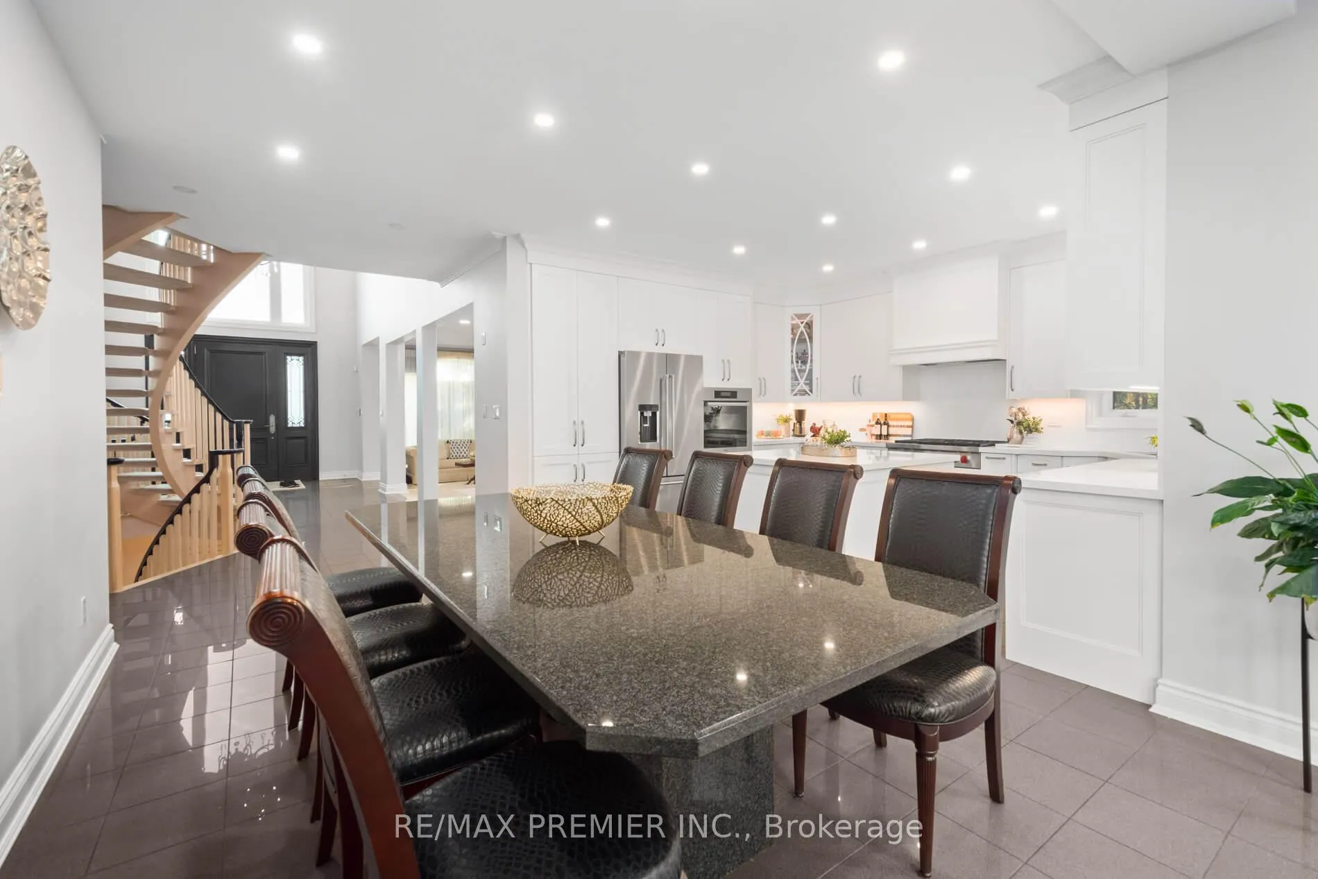 Photo 14 of 90 Shamrock Crescent, Vaughan, Islington Woods — HOMEH