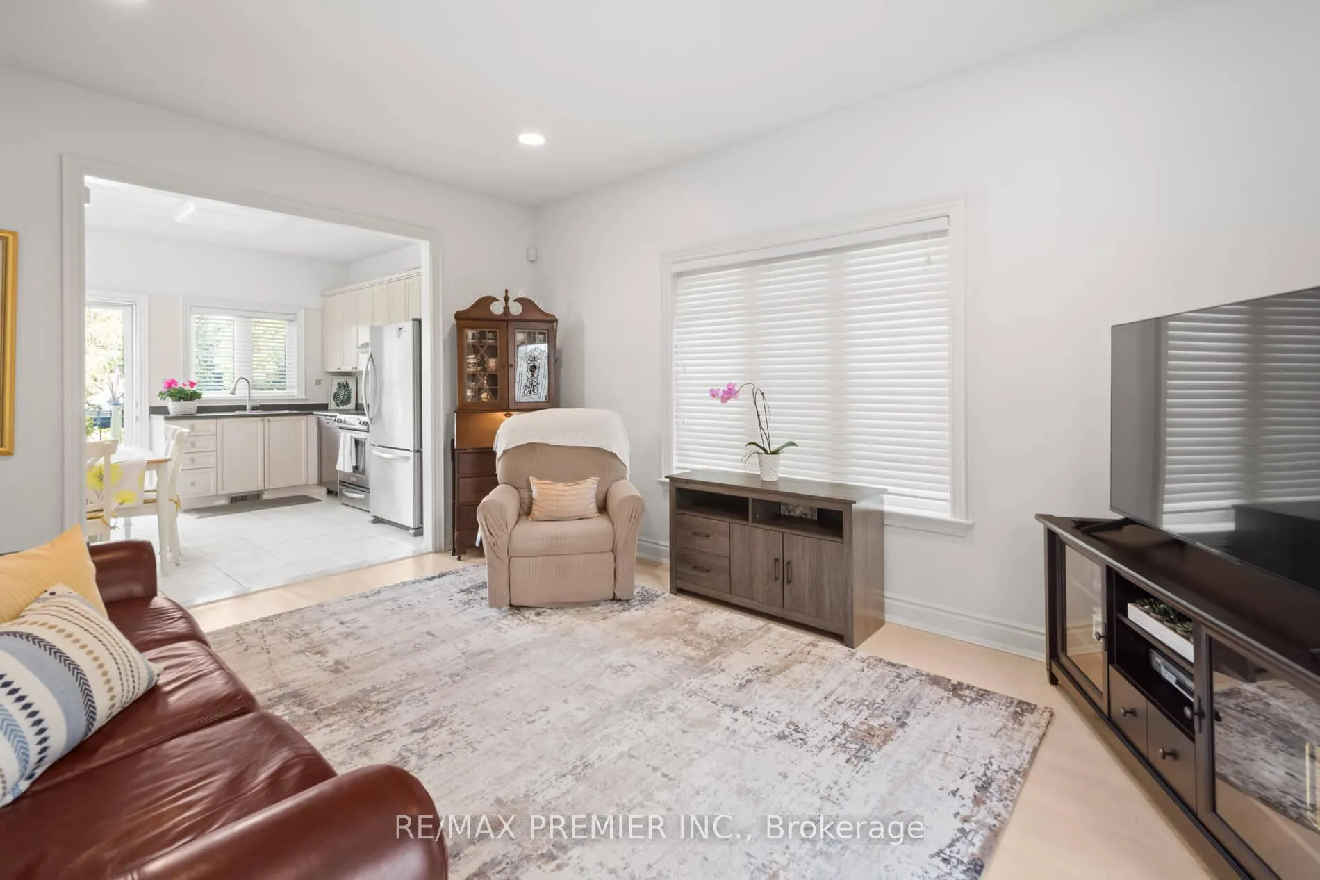 Photo 18 of 90 Shamrock Crescent, Vaughan, Islington Woods — HOMEH