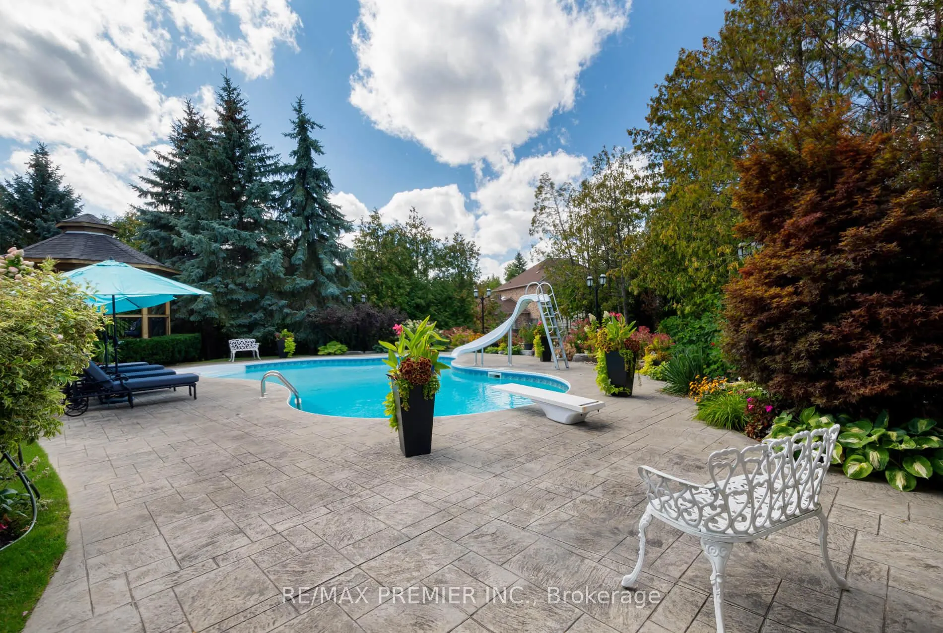 Photo 35 of 90 Shamrock Crescent, Vaughan, Islington Woods — HOMEH