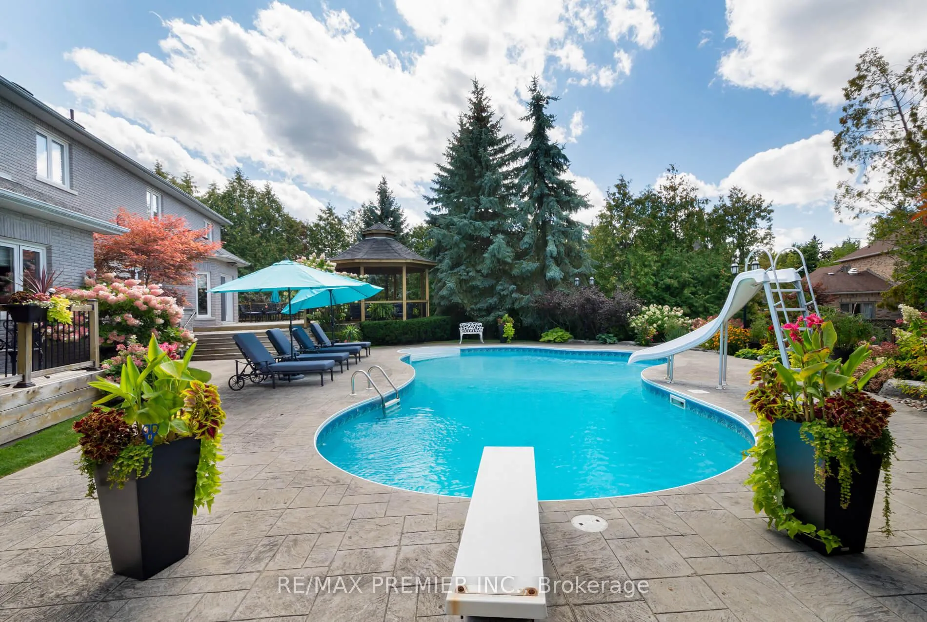 Photo 36 of 90 Shamrock Crescent, Vaughan, Islington Woods — HOMEH