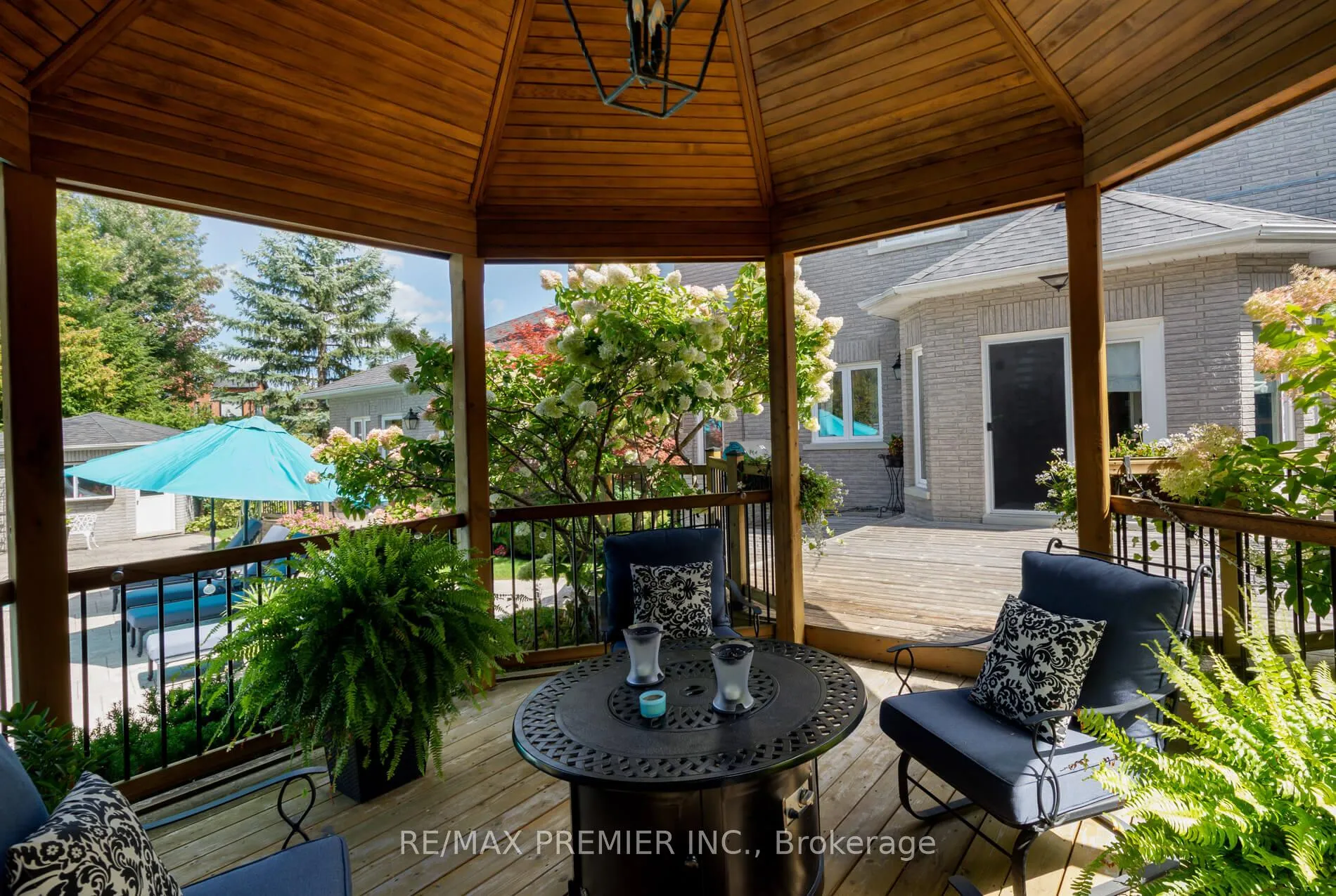 Photo 43 of 90 Shamrock Crescent, Vaughan, Islington Woods — HOMEH