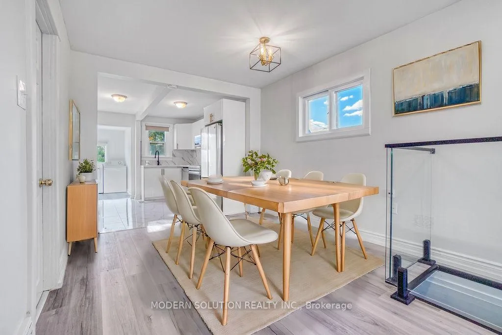 Photo 8 of 56 Cambridge Avenue, Hamilton, Crown Point — HOMEH