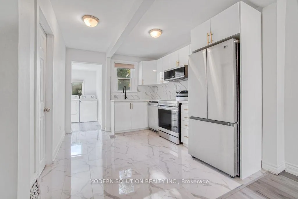 Photo 10 of 56 Cambridge Avenue, Hamilton, Crown Point — HOMEH