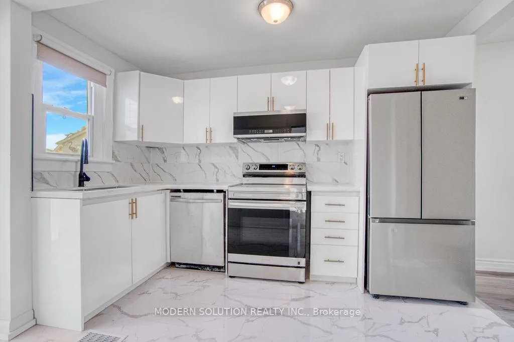 Photo 11 of 56 Cambridge Avenue, Hamilton, Crown Point — HOMEH