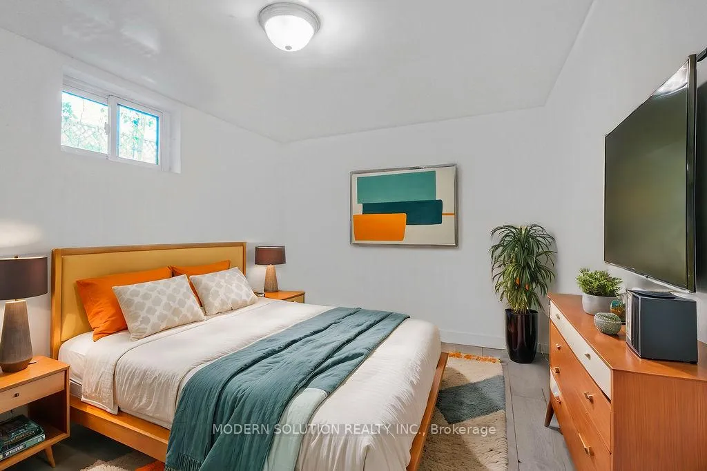 Photo 28 of 56 Cambridge Avenue, Hamilton, Crown Point — HOMEH