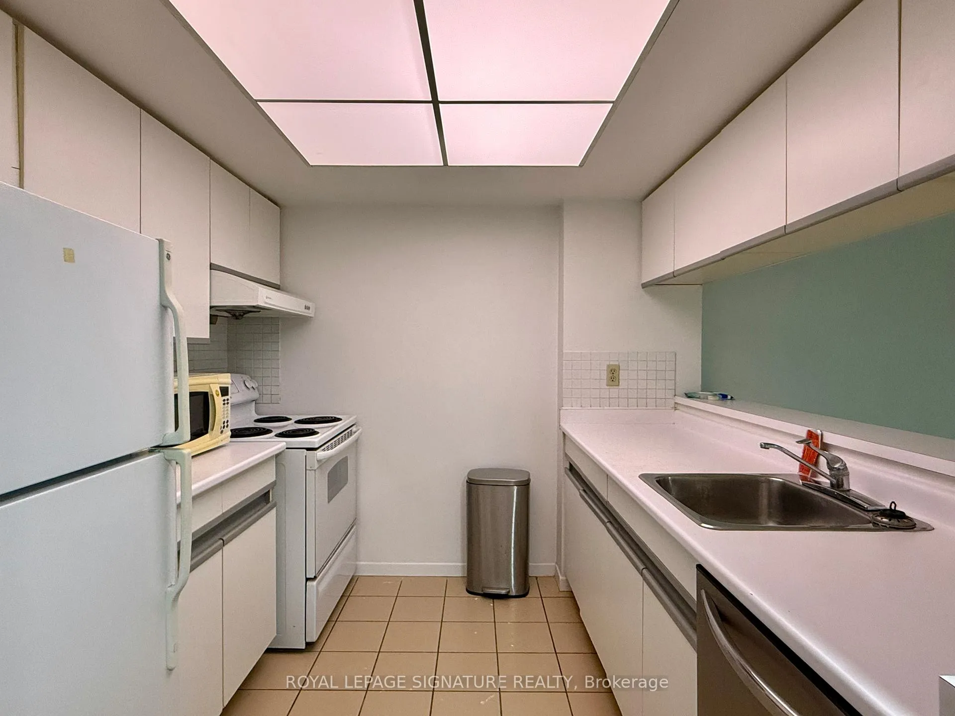 Photo 6 of Unit 2807, 1001 Bay Street, Toronto, Bay Street Corridor — HOMEH