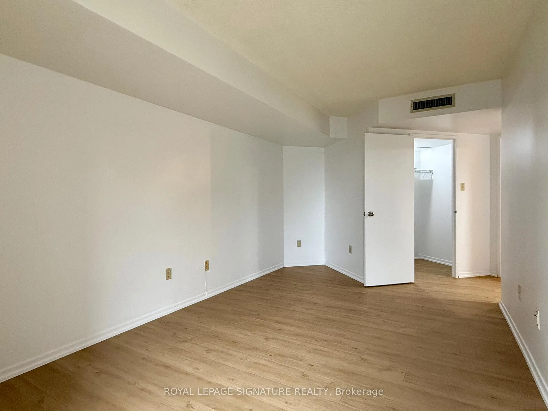 Photo 11 of Unit 2807, 1001 Bay Street, Toronto, Bay Street Corridor — HOMEH