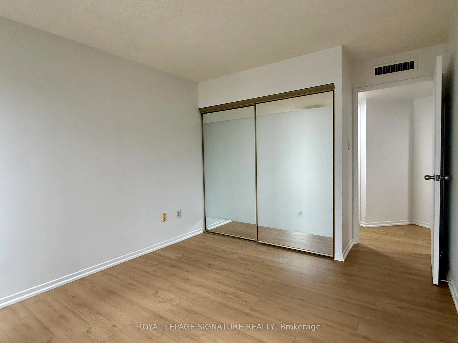 Photo 12 of Unit 2807, 1001 Bay Street, Toronto, Bay Street Corridor — HOMEH