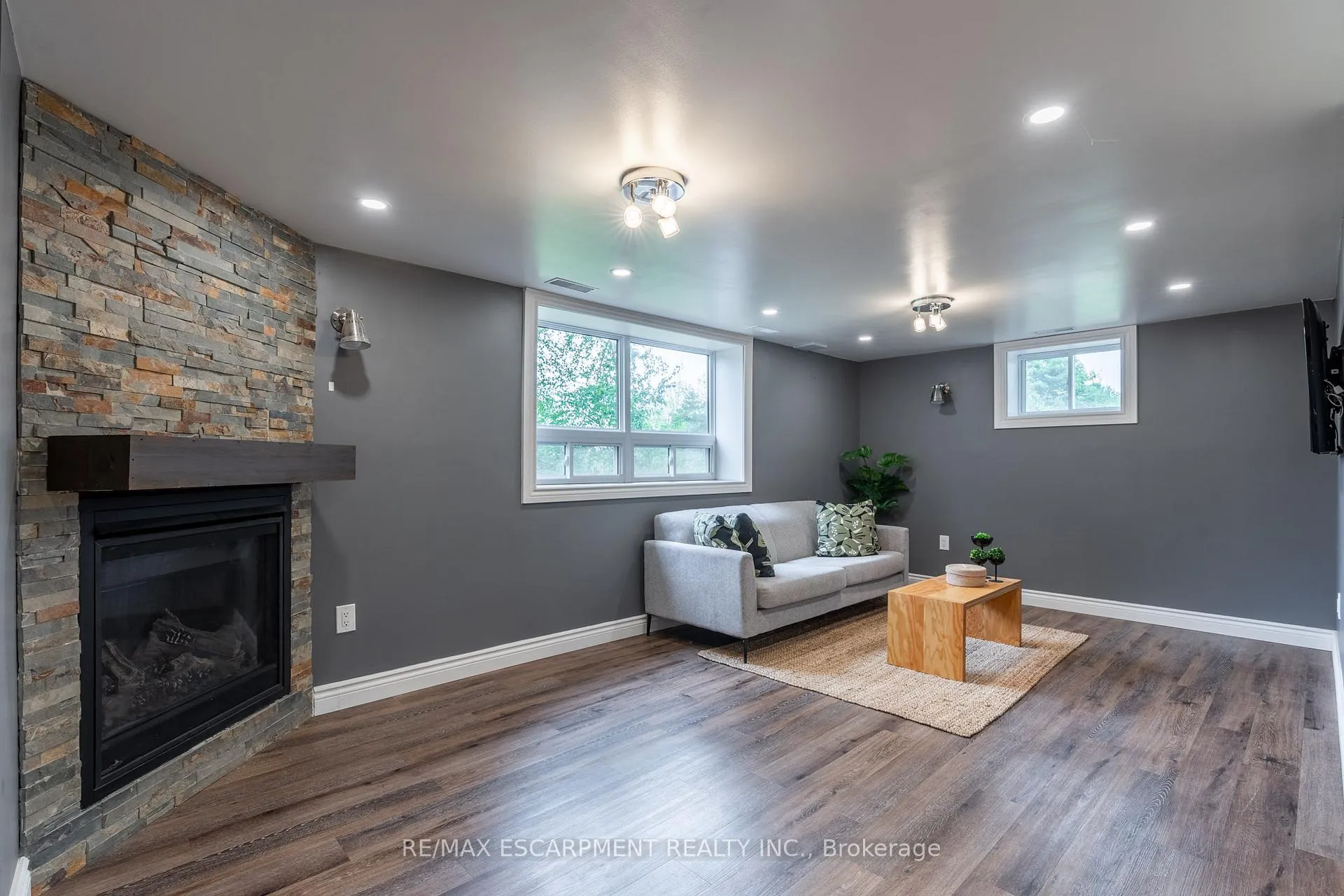 Photo 10 of 8 Laela Crescent, Mulmur, Rural Mulmur — HOMEH