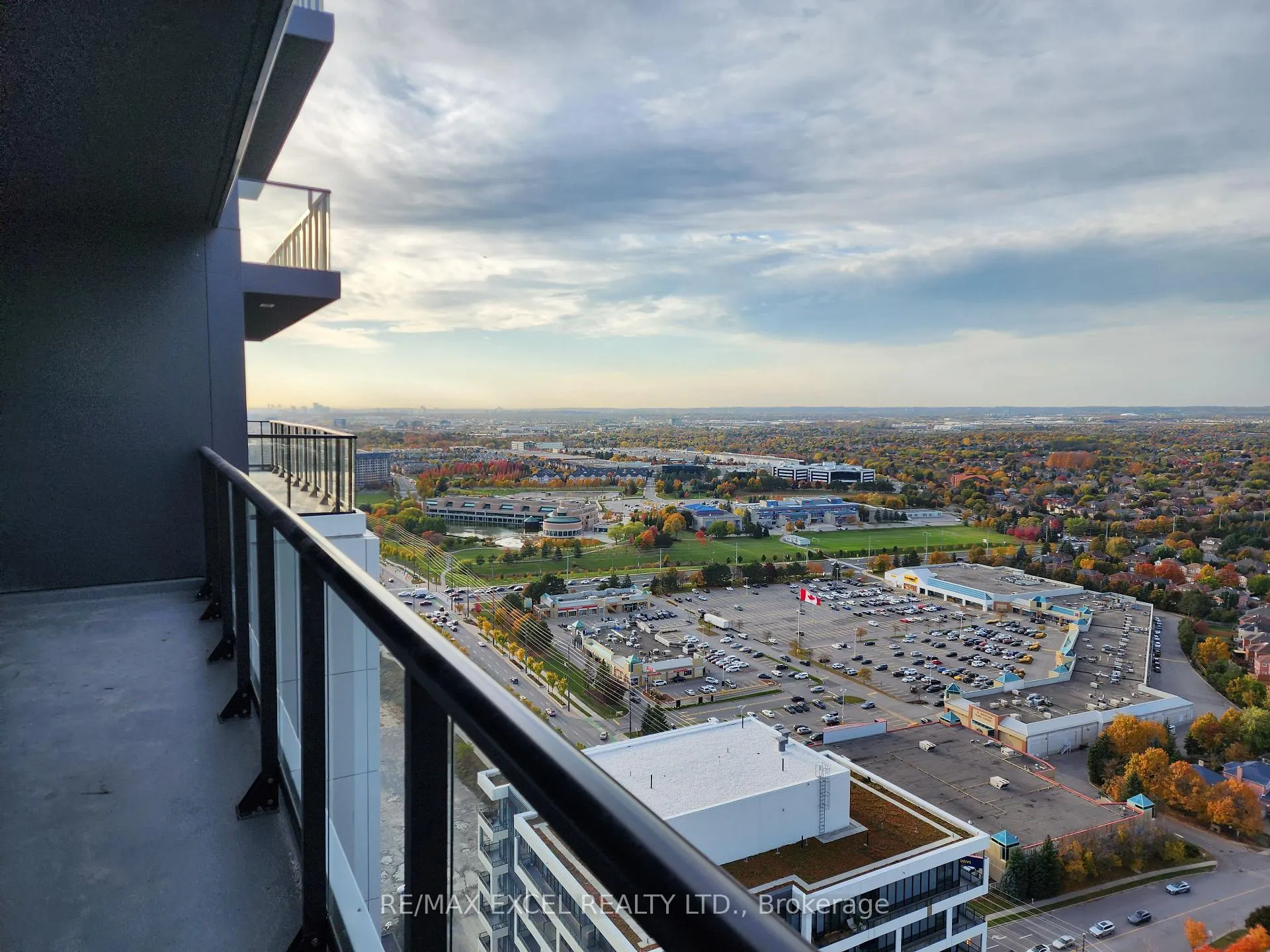 Photo 14 of Unit 3709, 18 Water Walk Drive, Markham, Unionville — HOMEH