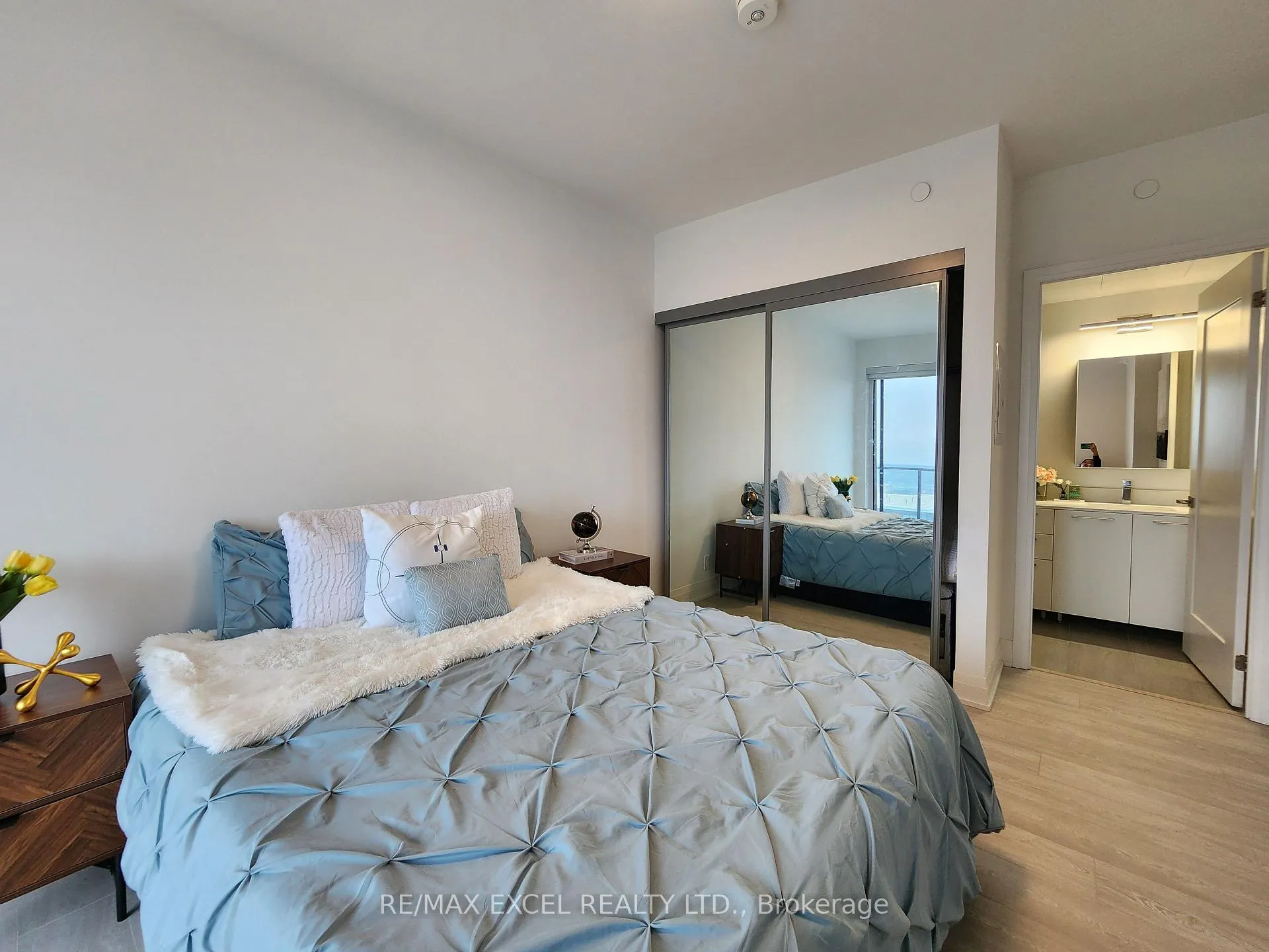 Photo 16 of Unit 3709, 18 Water Walk Drive, Markham, Unionville — HOMEH