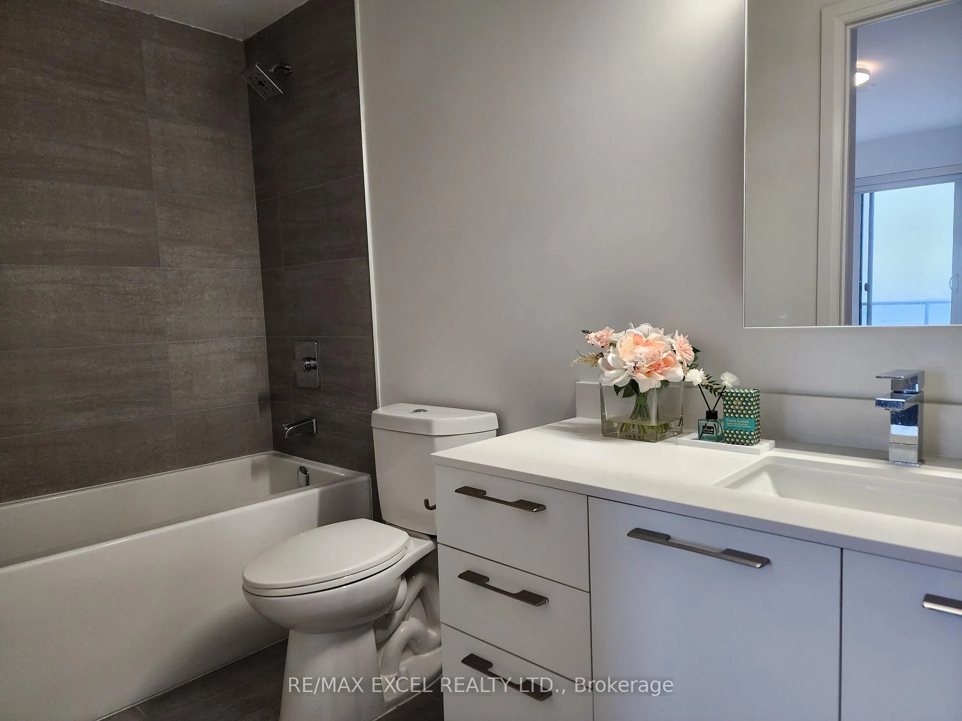 Photo 18 of Unit 3709, 18 Water Walk Drive, Markham, Unionville — HOMEH