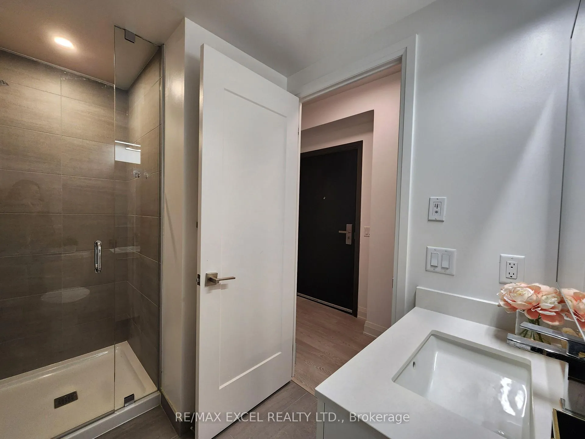 Photo 19 of Unit 3709, 18 Water Walk Drive, Markham, Unionville — HOMEH