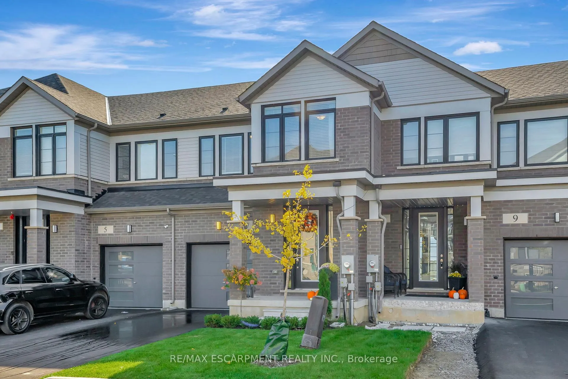 Photo 3 of 7 Freedom Crescent, Hamilton, Mount Hope — HOMEH