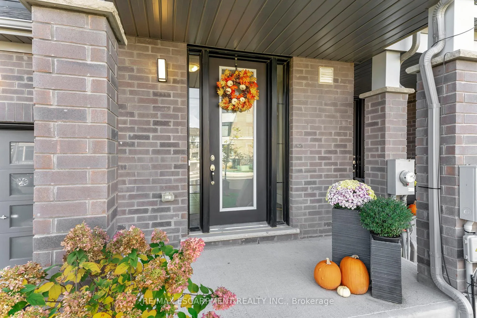 Photo 4 of 7 Freedom Crescent, Hamilton, Mount Hope — HOMEH