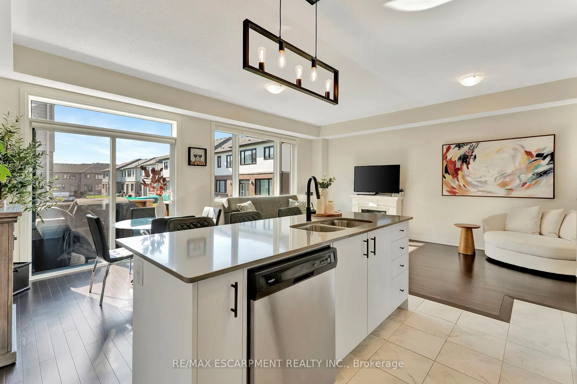 Photo 9 of 7 Freedom Crescent, Hamilton, Mount Hope — HOMEH