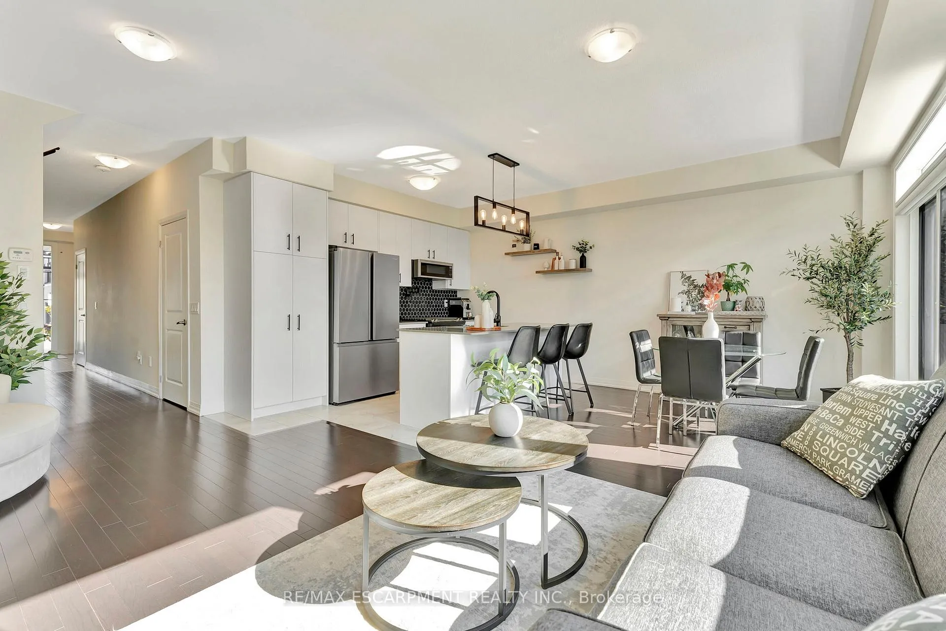 Photo 14 of 7 Freedom Crescent, Hamilton, Mount Hope — HOMEH