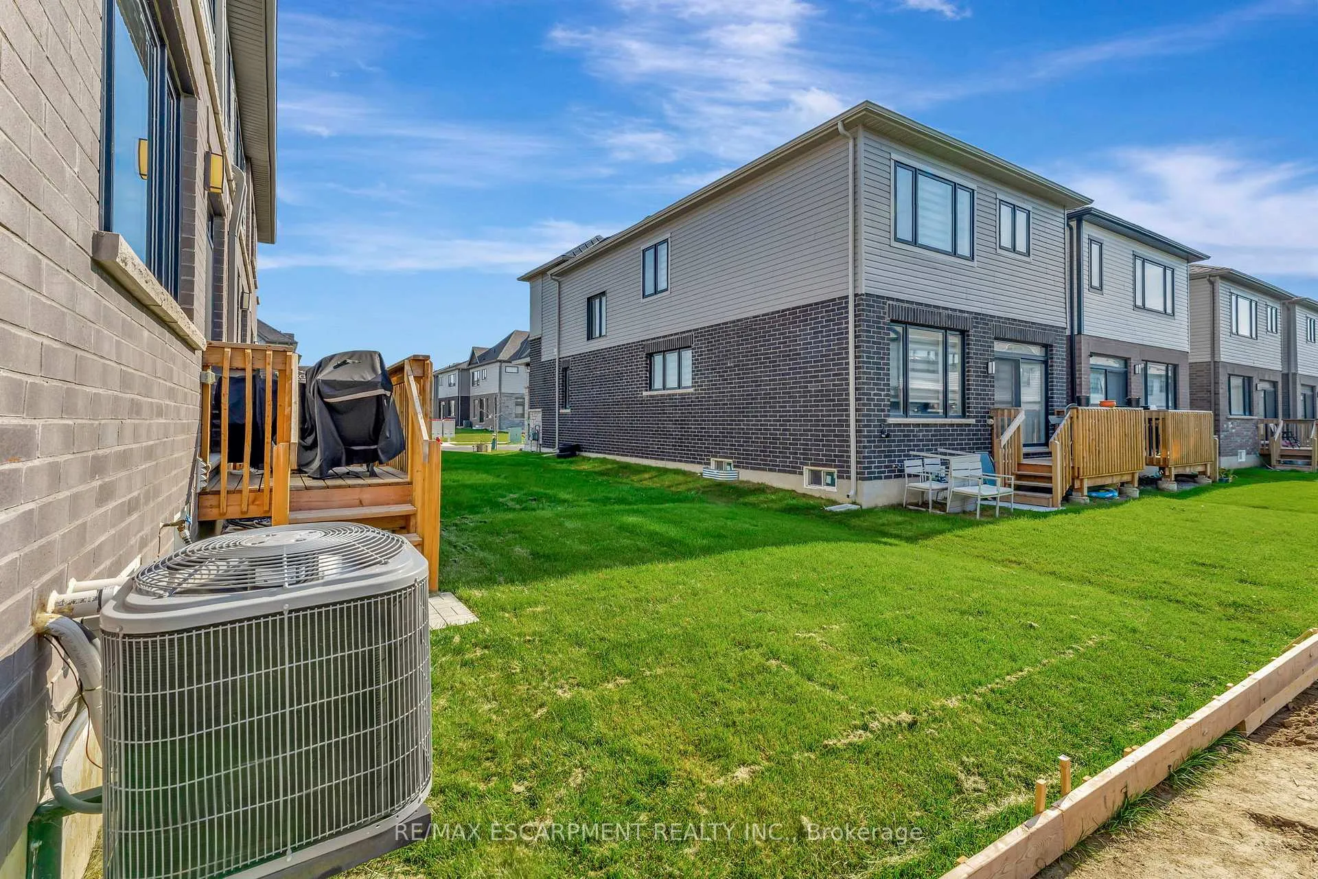 Photo 26 of 7 Freedom Crescent, Hamilton, Mount Hope — HOMEH