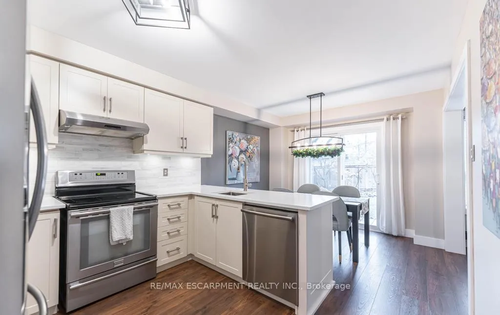Photo 4 of 69 Vail Meadows Crescent, Clarington, Bowmanville — HOMEH