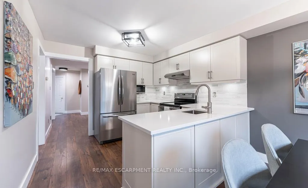 Photo 5 of 69 Vail Meadows Crescent, Clarington, Bowmanville — HOMEH
